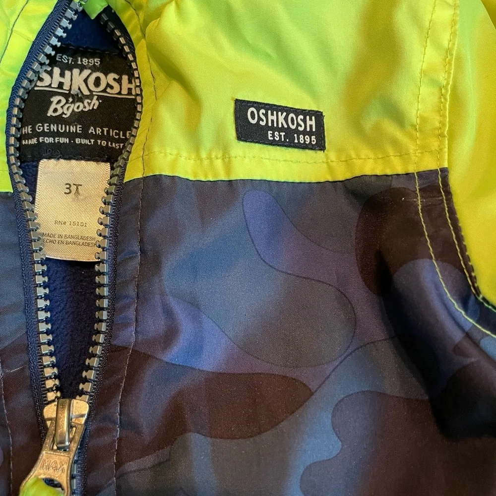 OSHKOSH B’gosh 3T Boys Jacket w hood lined Lime green & gray. Barely worn EUC